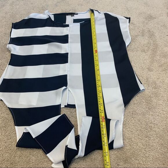 Banana republic short sleeve navy blue white striped front tie blouse Sz XS🇨🇦 - Picture 9 of 11